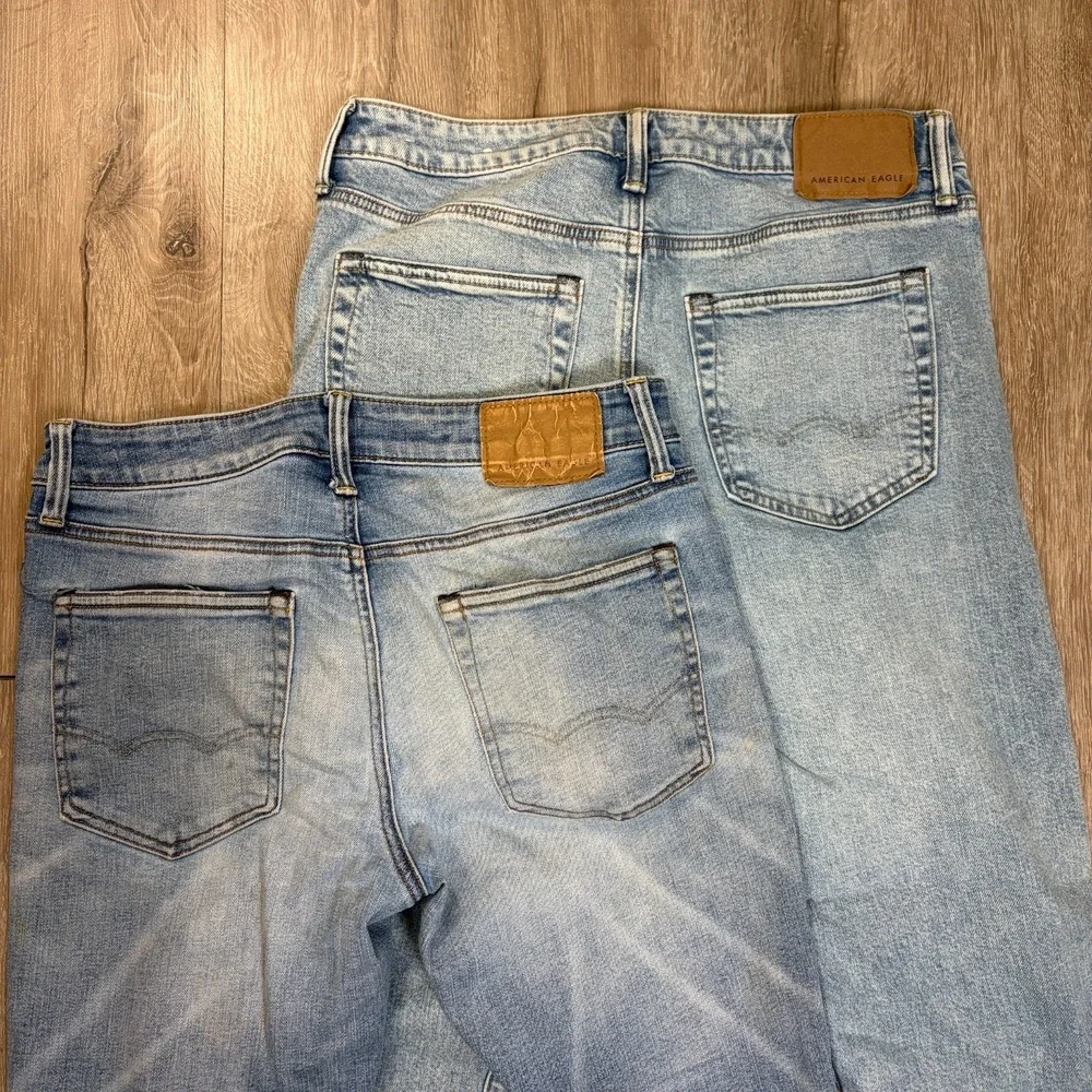 Lot of 2 American Eagle Original & Slim Straight Jeans Mens 31x34 Light Wash